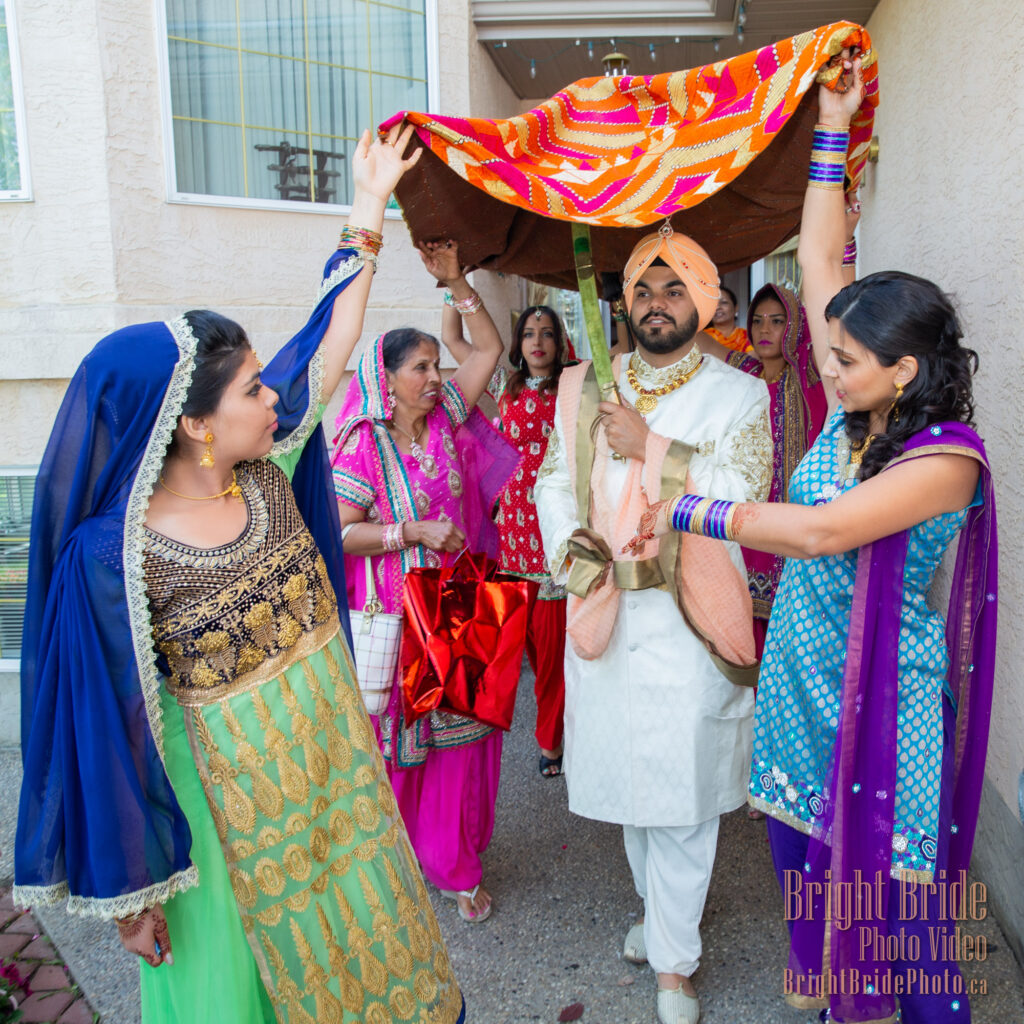 getting ready, celebration, indian, hindu, sikh, weddin, tradition, brightbridephoto, brightbride, photography, edmonton, calgary, banff, canmore